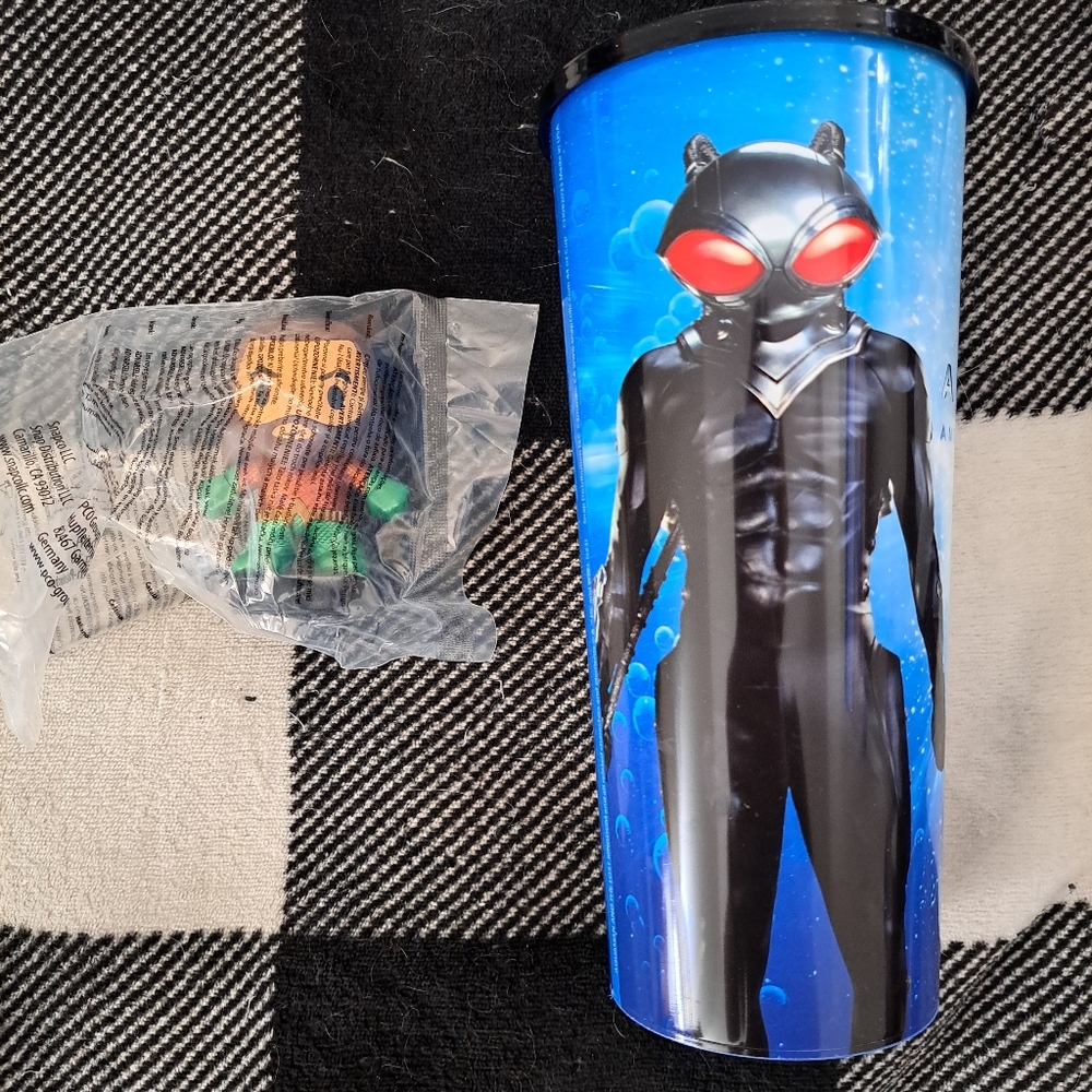 Large Aquaman mug with character lid.